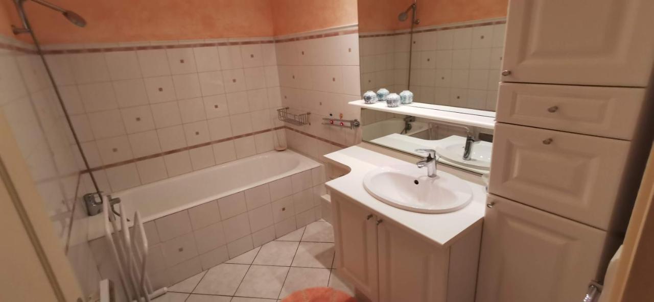 Logement Hyper Centre Champagnole Exterior foto